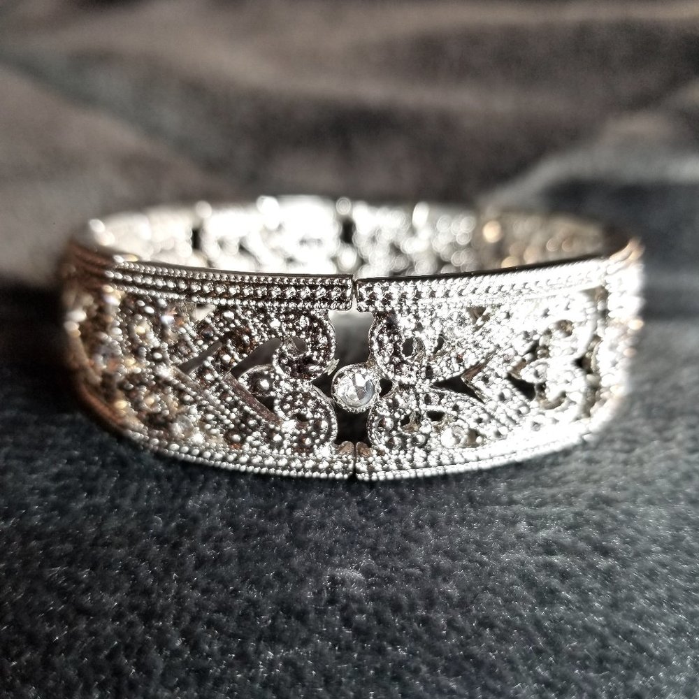 NEW Premier Designs Crystal Stretch Bracelet